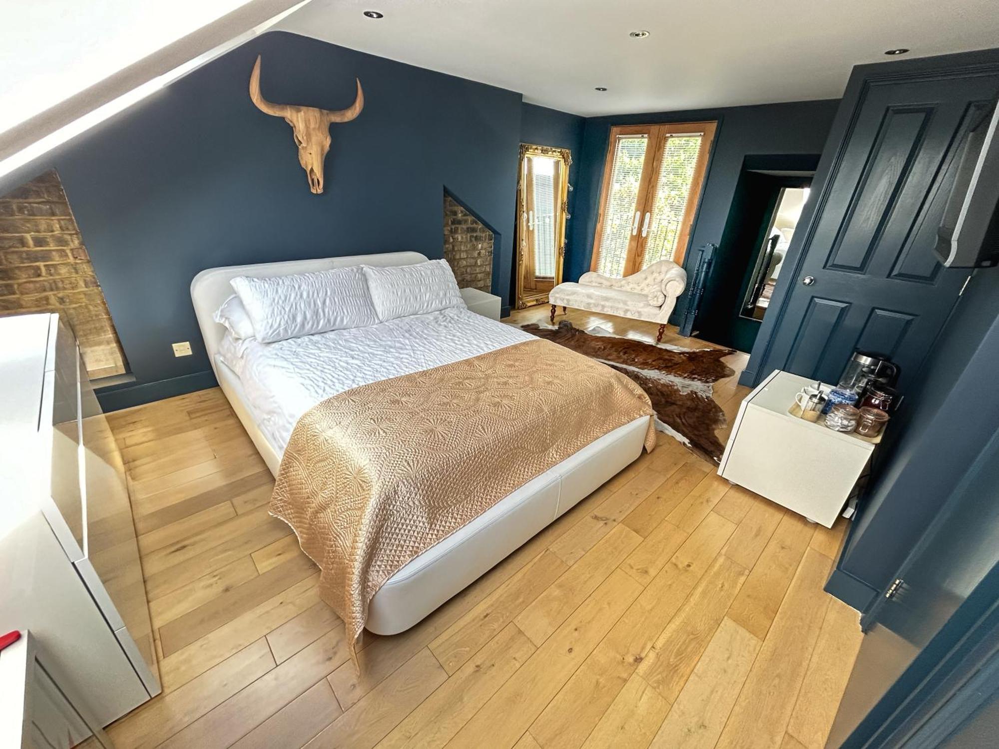 The Crown Loft Ensuite Luxury Accomodation Kingston upon Thames  Exterior foto
